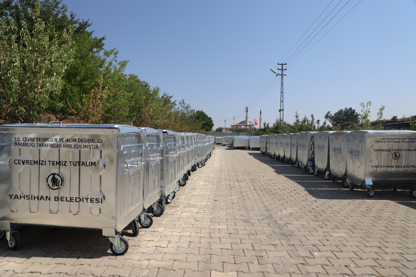 yeni-cop-konteynerlerimiz-yerlerini-almaya-hazir